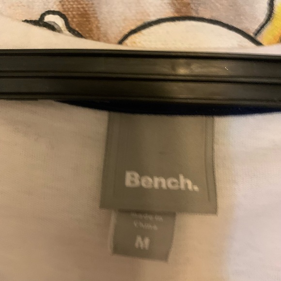 Bench T-Shirt Small - Picture 2 of 2